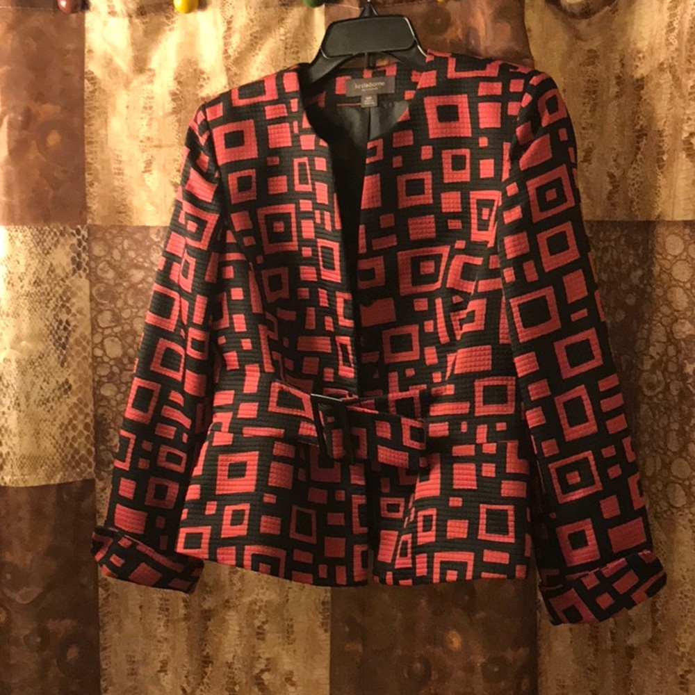 A Liz Claiborne Blazer perfect for on the go.